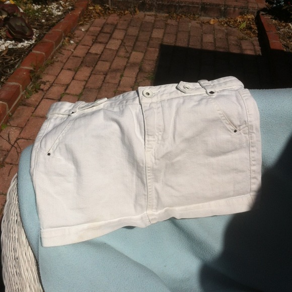Ax  white skirt