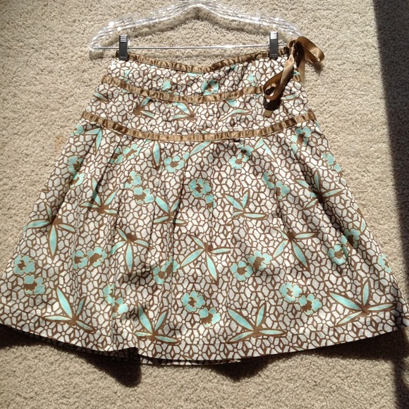 REDUCED Like new gorgeous skirt with full lining - Picture 2 of 4