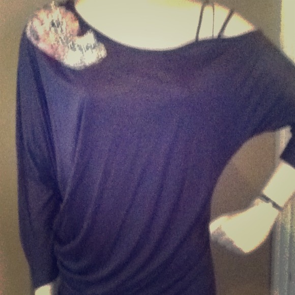 Bundle•5 pieces. Not pictured red shoulder+belt