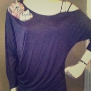 Bundle•5 pieces. Not pictured red shoulder+belt