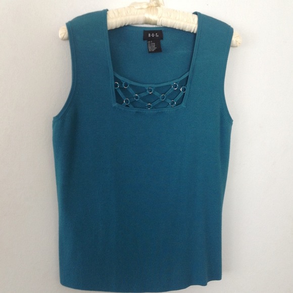 Teal Top with Lattice Detail