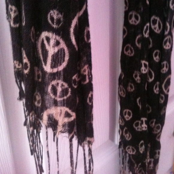 Scarf - Picture 2 of 3