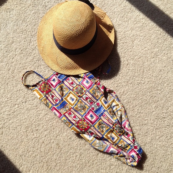 NWOT gorgeous Provence print tank suit!