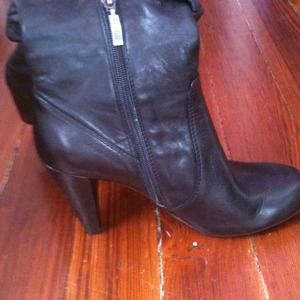 Guess boot