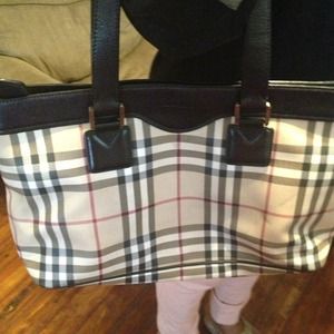 Burberry purse....authentic
