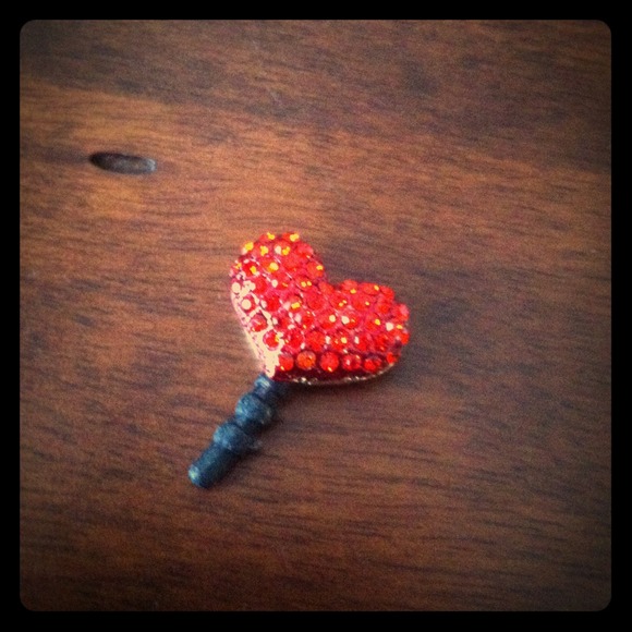 💥SOLD💥Heart Dust Plug