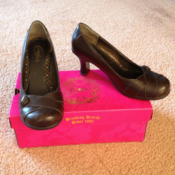Cute dark brown heels<3 - Picture 1 of 3