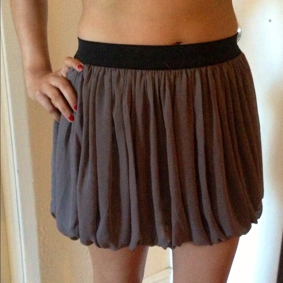 🚫SOLD in bundle🚫Grey Skirt - Picture 3 of 3