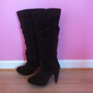 Knee high boots w heel