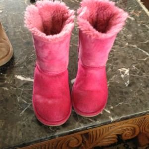 UGG Pink children's size 12 selling as is!