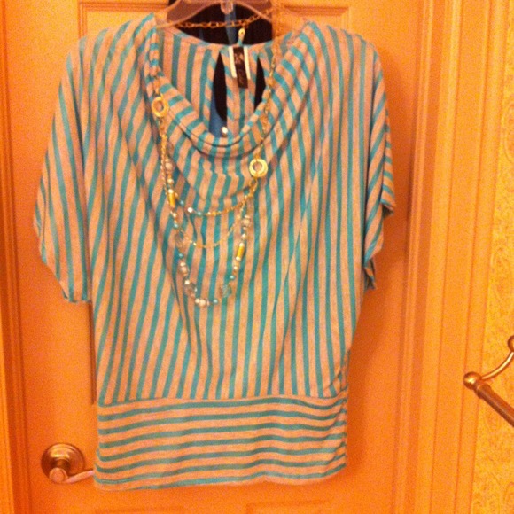 Blouse with necklace