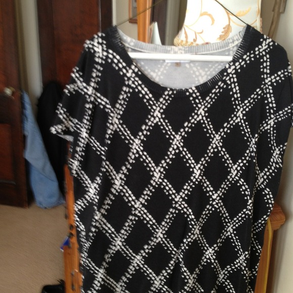 Over sized short sleeve light sweater
