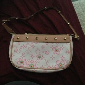 Look-a-like Pink Pattern Louis Vuitton