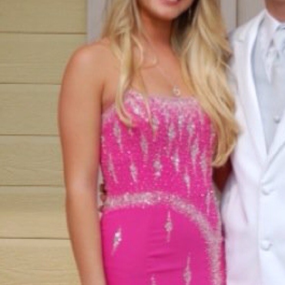prom dress🔴PRICE REDUCED🔴 - Picture 2 of 4