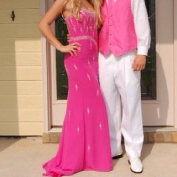 prom dress🔴PRICE REDUCED🔴 - Picture 3 of 4