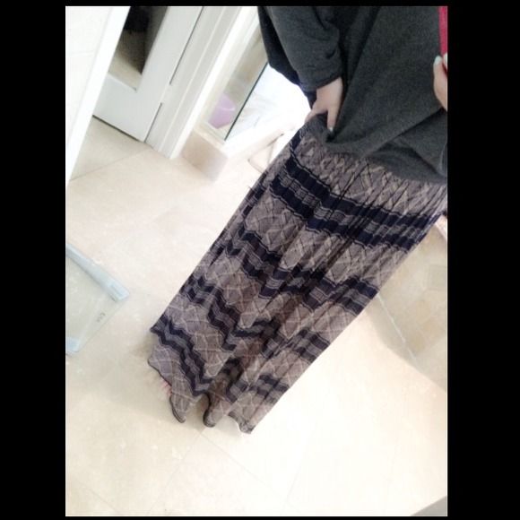 NAVY MAXI DRESS - Picture 3 of 3