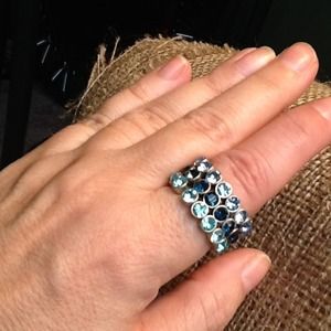 Elastic sparkle ring.