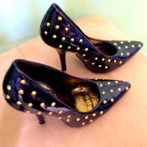 NWOT💥 Fierce Black Stiletto w/ Gold Stud Detail