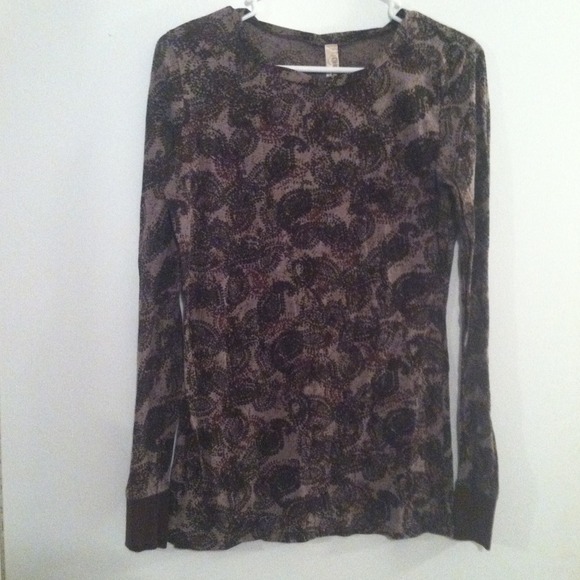 BUNDLE Adorable shirt from The Buckle AND BELT