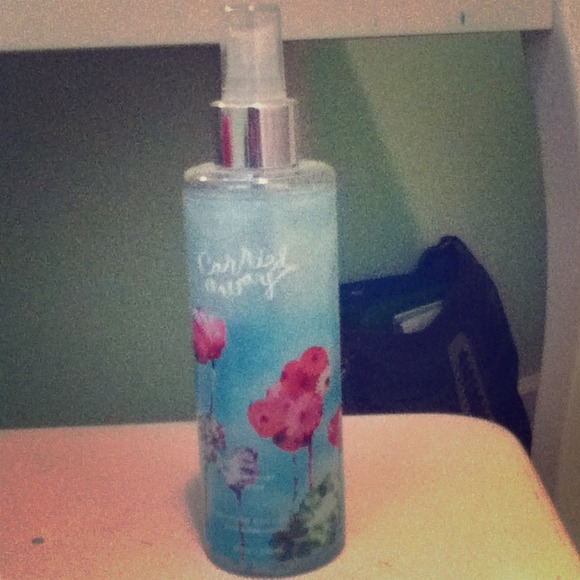 Carried away shimmer mist