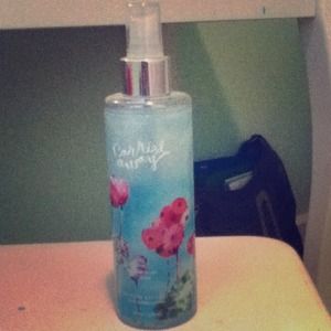 Carried away shimmer mist