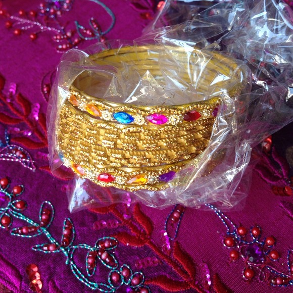 Small gold and colored bangles NWOT - Picture 1 of 2