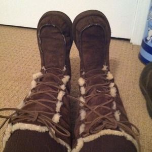 Ugg boots size 9 - lace up