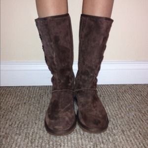 UGG Brown Boot no upper lining, sheet skin bottom