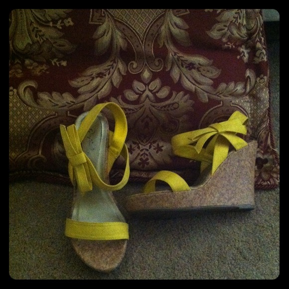 Spring wedges
