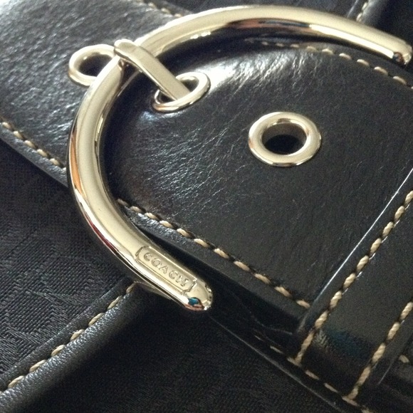Coach Signature Purse • All Black - Picture 4 of 4