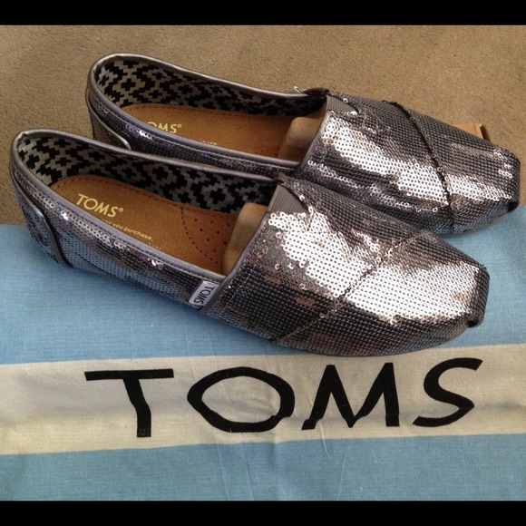 ❤Sold in bundle❤ TOMS Classic Pewter Sequins Shoes