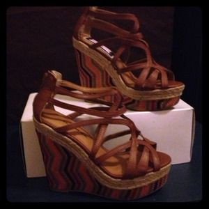 Wedge shoes
