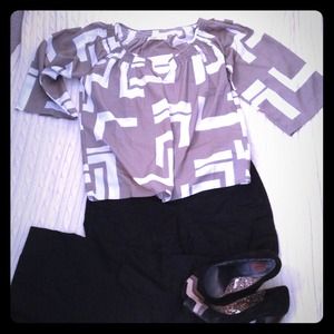 🚫Sold!🚫  top for work or play! Like new!