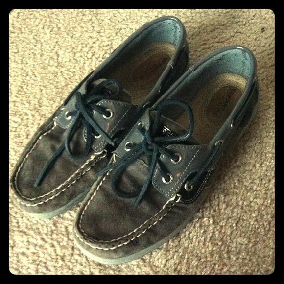 grey sperry's size 6.5