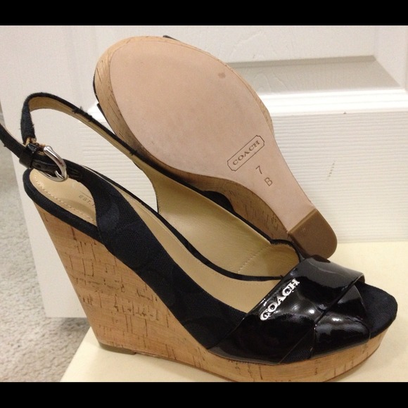๐Authentic Wedge coach sandal NWOT๐๐ - Picture 3 of 4