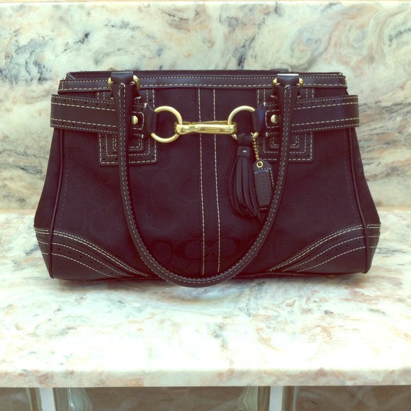 💜RESERVED💜 black coach shoulder purse