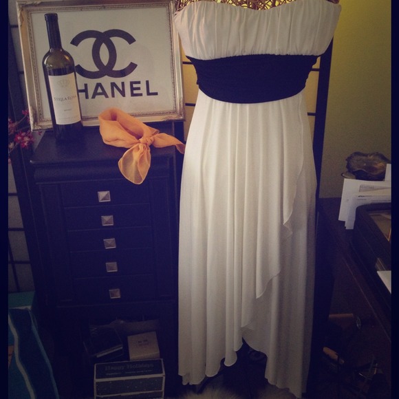 White & black hi low flowy dress