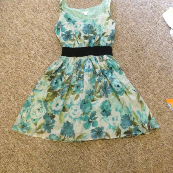 Flower print sleeve less dress