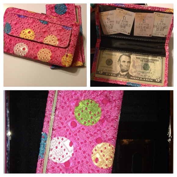 ❤Sold. Cute billfold & wallet set. NWOT