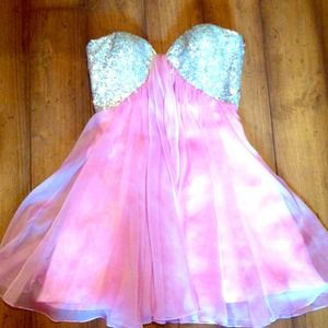 La Femme size 4 prom dress