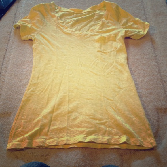 Basic yellow v-neck