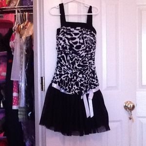 !!! REDUCED!!!A black and white leopard dress