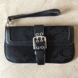 Coach wristlet - black