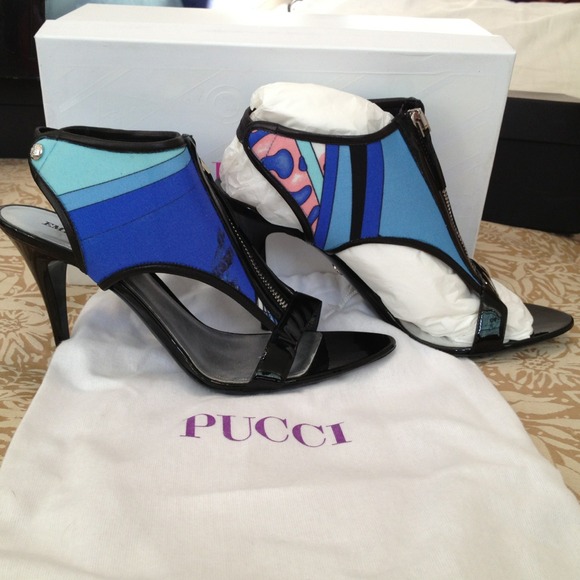 HOST PICK 2/26-pop of color Emilio Pucci heels new - Picture 2 of 4