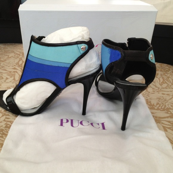 HOST PICK 2/26-pop of color Emilio Pucci heels new - Picture 3 of 4
