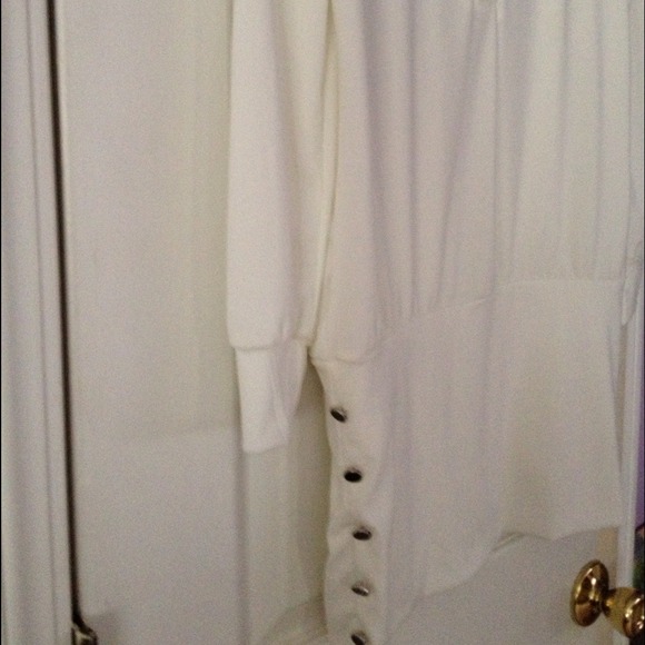 White dress/top - Picture 3 of 4