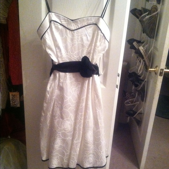 Dresses & Skirts - Spaghetti strap dress