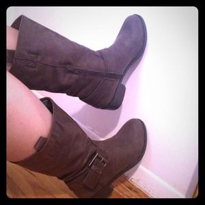 BROWN WESTERN STYLE BOOTs!