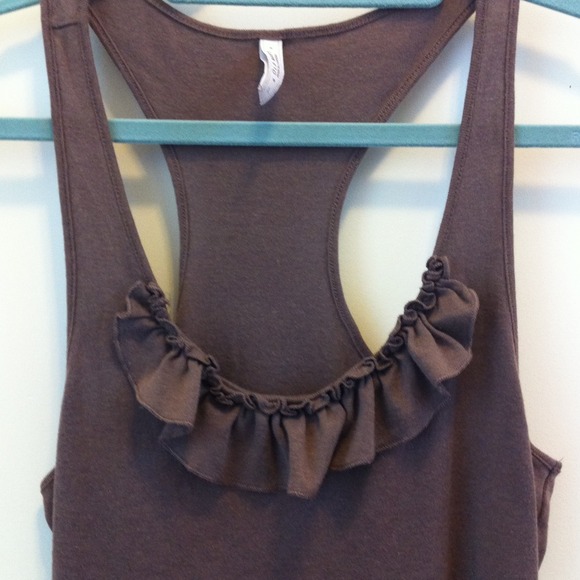 📦Bundled! // Racerback ruffle tank - Picture 2 of 3