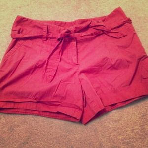 ❌Sold in bundle ❌Red shorts!